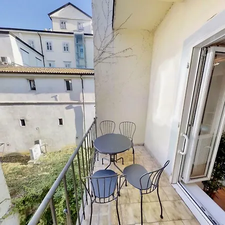Apartman Triestevillas Book's House - Historical Building Trieszt